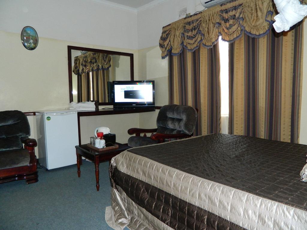 Roysam Lodge Livingstone Room photo